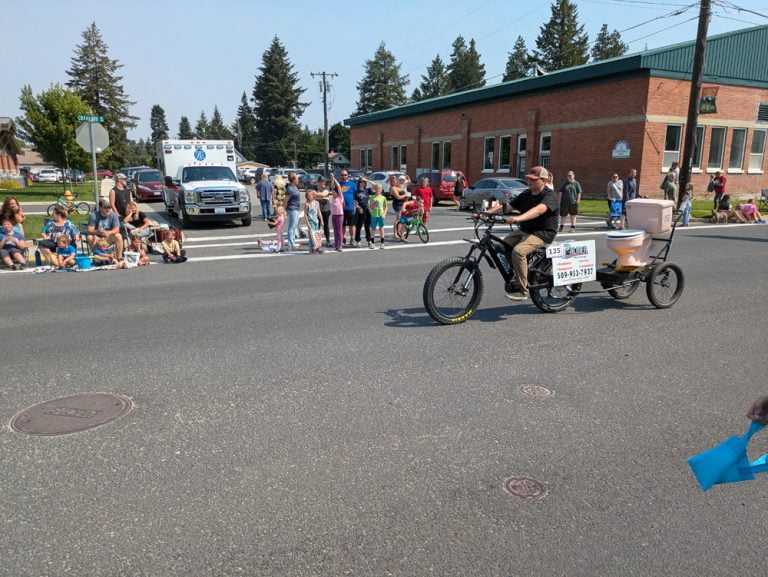 Settlers Day Parade 2024PXL_20240727_174642702.MP